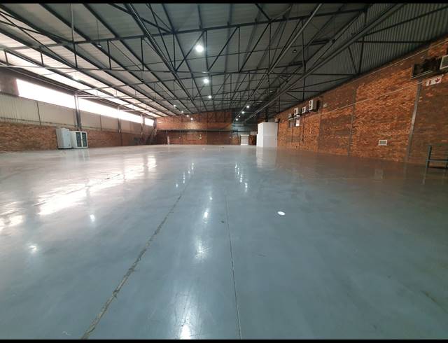 2,805M² WAREHOUSE TO LET IN ORMONDE